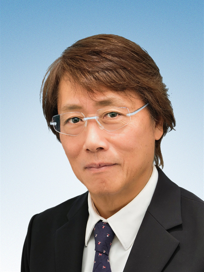 応用物理学会 会長　安達 千波矢